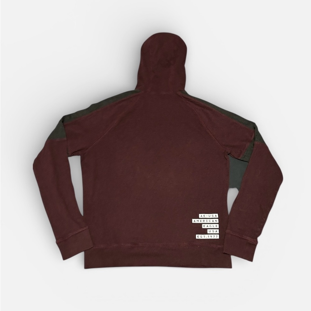 American Eagle Men’s Medium Burgundy Raglan Spell Out Logo Hoodie Athleisure - Picture 2 of 6